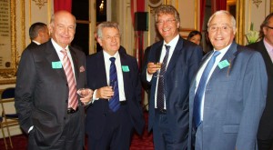 Dîner-débat organisé au Sénat dans le cadre du Groupe de liaison Parlement-Commerce. Dîner-débat organisé au Sénat dans le cadre du Groupe de liaison Parlement-Commerce.